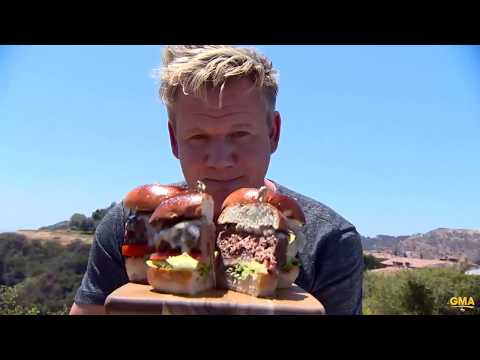 Gordon Ramsay&#039;s perfect burger tutorial | GMA