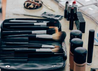 Intervju z Nejo Inge: umetnico ličenja, ki stoji za dobrodelnim projektom šminko naprej Ličila