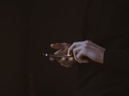 Zaradi telefona dobil 12 let zapora