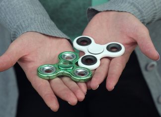 Ikonični trenutki, ki so zaznamovali prejšnje desetletje fidget spinnerji