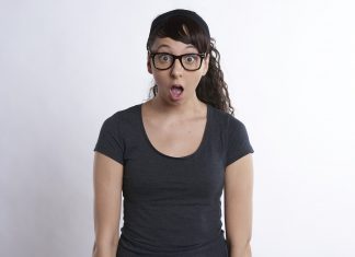 15 izjemno nenavadnih dejstev Presenečena ženska z odprtimi usti