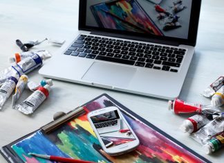 Po katerih kompetencah sprašujejo v modernih službah? prenosnik in telefon