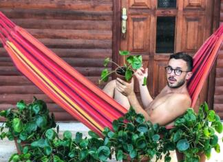 Jan Robin – najbolj priljubljen slovenski botanik Jan Robin med svojimi rastlinami