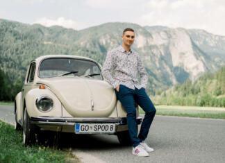 Matej Lebič se predstavlja s svojo prvo skladbo Pod nebo Matej Lebič in starodobnik