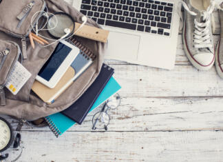 Kaj mora imeti vsak študent v torbi? Backpack with school supplies