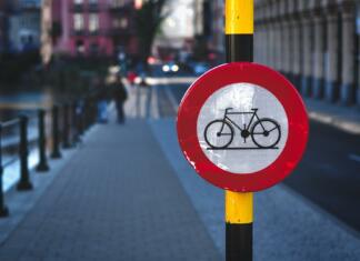 Preventivna akcija za večjo varnost kolesarjev bike, signage, travel