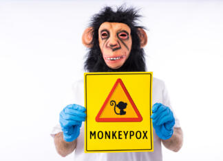 Vlada sprejela sklep, da se ukrepi ZNB lahko uporabljajo pri opičjih kozah Vlada sprejela sklep o ukrepih ZNB, ki bodo veljali pri opičjih kozah