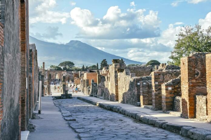 pompeii, vesuvius, street