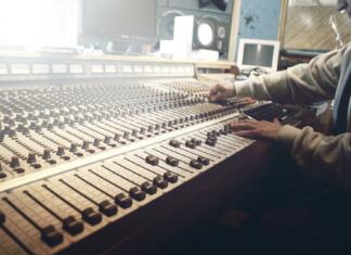 Uspeh za Radio Študent sound studio, recording, faders