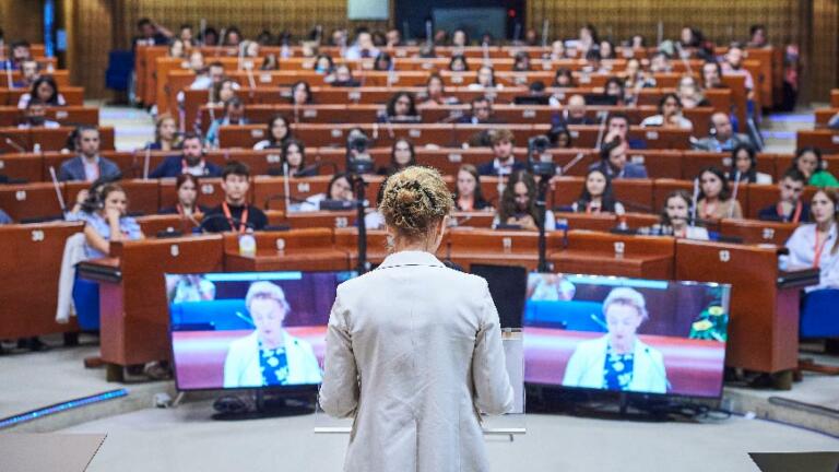 »Mladi naj se uprejo nacionalizmu, ekstremizmu in populizmu, ki jih hočejo utišati«