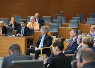 Zakoni, ki vračajo Slovenijo na pravo pot, sodeč po stranki Gibanje Svoboda Gibanje Svoboda je predstavila štiri zakone za spremembo na bolje