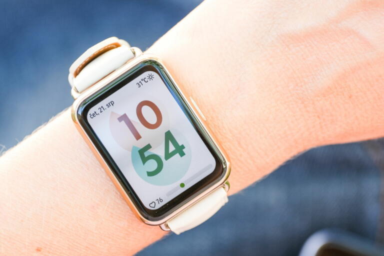 Vadba na prostem in modna dovršenost – Huawei Watch Fit 2 ima vse