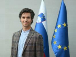 Minister Luka Mesec na novinarski konferenci