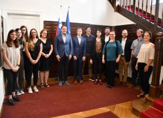 Srečanje štipendistov ASEF z ministrom za Slovence v zamejstvu in po svetu Minister Matej Arčon se je srečal s štipendisti in mentorji ASEF