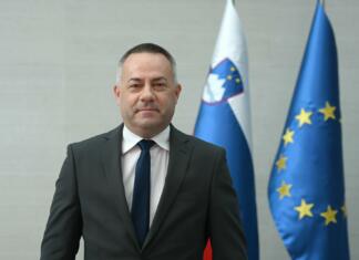 Minister za zdravje: »Naš cilj je, da virus COVID-19 postane endemičen« Minister za zdravje Danijel Bešič Loredan