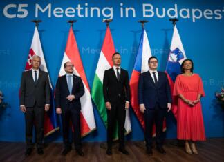 Na pobudo Tanje Fajon podpisano pismo o širitvi EU ministri petih držav