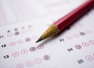 ŠKUC vabi na ustvarjalne delavnice GLBT literature Answer sheets with Pencil drawing fill to select choice : education concept