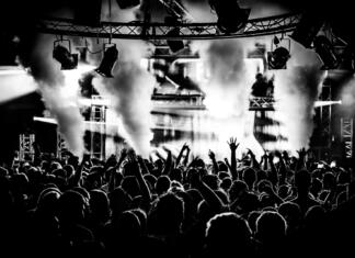 Clay Clemens: ‘The Kraken’ in Salomon Club mix Black and white DJ crowd in nightclub party with ice canon and smoke machine