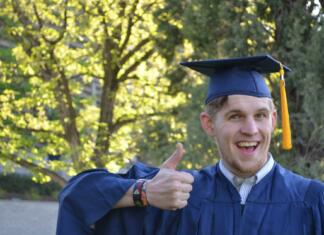 Absolventski staž in kako ga podaljšati? graduation, man, cap