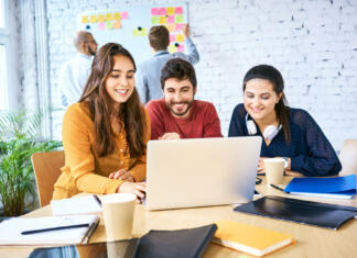 Krepitev vloge kariernih centrov v celostni obravnavi študentov Javni razpis za krepitev kariernih centrov