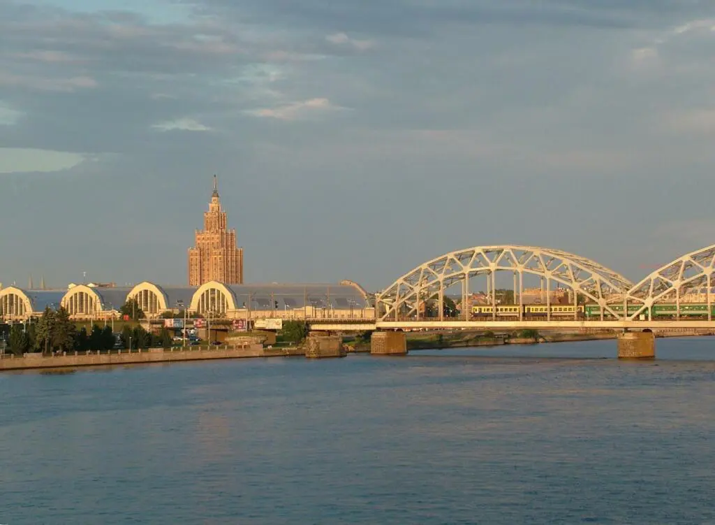 Most čez široko reko
