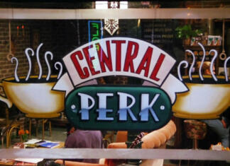 Oboževalci Prijateljev? Central Perk je postal resničnost Central Perk bo postal prava kavarna, ki pa že ponuja kavo