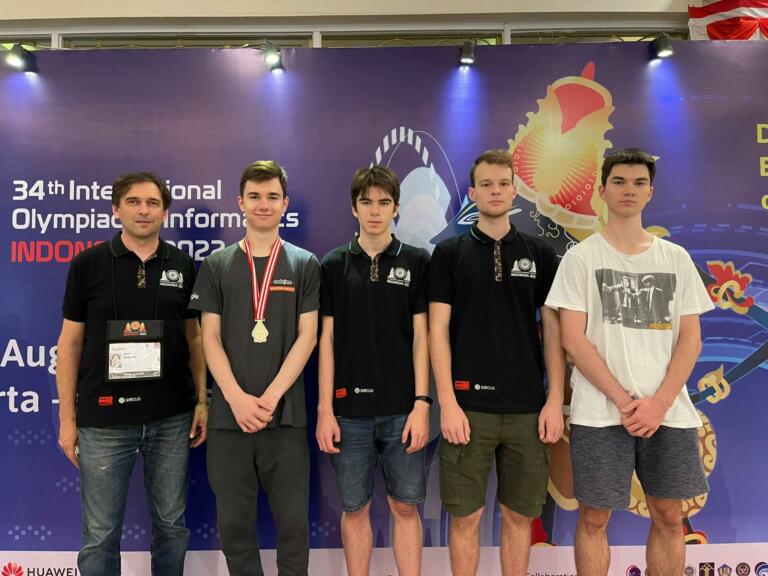 Mladi Slovenec z zlato medaljo na mednarodni računalniški olimpijadi