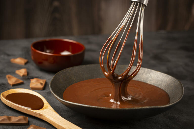 Najboljša čokoladna krema za torto: Francoski ganache (Recept)