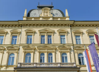 Gredo tudi študentje nazaj med klopi? Headquarters of the University of Maribor, Slovenia. Front view.