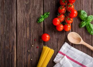 Subvencija za študentski bon se zvišuje! spaghetti, tomatoes, basil