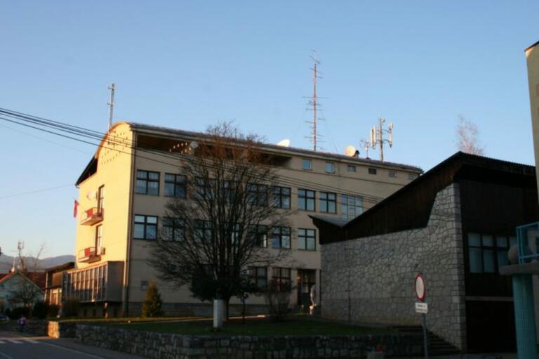 Dijaški dom Črnomelj, tri četrt milijona za sanacijo stavbe
