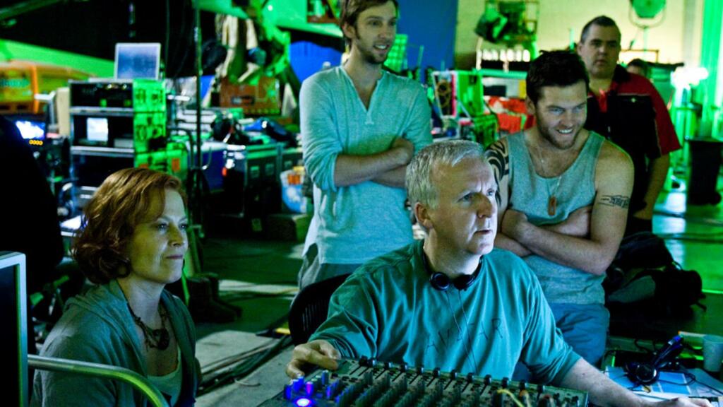 James Cameron in ekipa igralcev iz prvega Avatarja, ki bo decembra prinesel še nadaljevanje