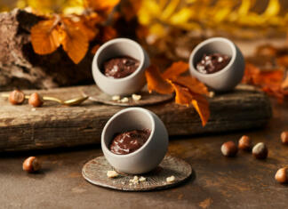 Zgodovina napitka, ki ga vsi obožujemo Tri skodelice vroče čokolade