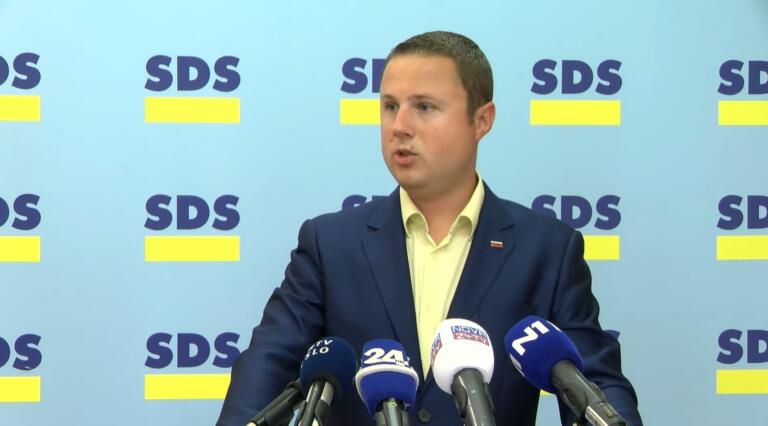 Kako je Mahnič kar dvakrat v enem tednu razburil slovensko politiko
