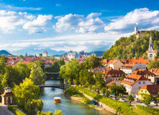 Po službo na zaposlitveni sejem Cityscape of the Slovenian capital Ljubljana.