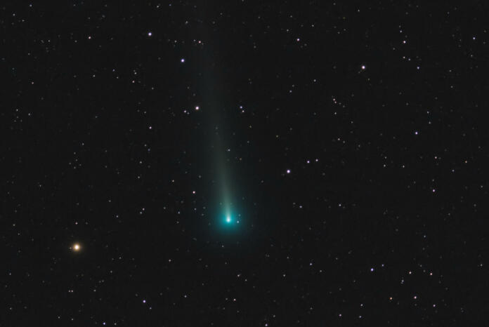 Comet Leonard C / 2021 A1 photographed on December 4, 2021 with an 80mm refracting telescope