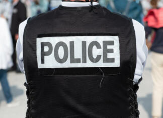 Najboljši najslabši izgovori policajem French national policeman from behind