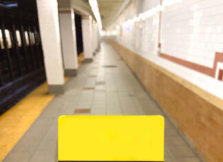Kaj bo z vozovnicami, ki jih ne koristimo? Holding MetroCard at the train station. Blank Card