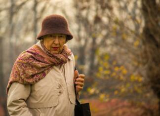 Življenjski nasveti 83-letnice: 9 napak, ki jih ne smeš narediti lady, woman, female