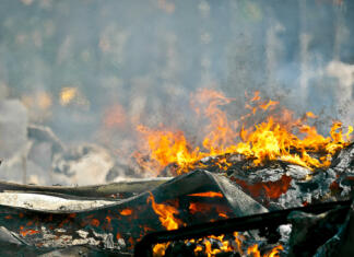 Libanonska eksplozija skozi posnetke Picture of Heat caused by a Very hot Fire creating air movement effect