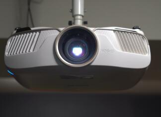 Naredi si sam: domači kino projector, video projector, ceiling projector