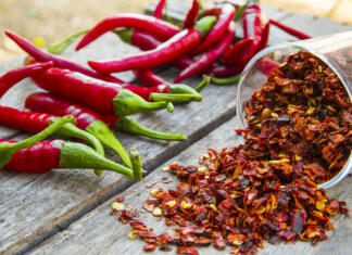 Si za pekoče? Red chili peppers and flakes
