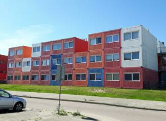 Študentom aprila ne bo treba plačati študentskih domov sea container, house, noodhuis