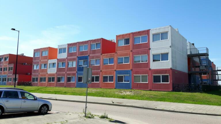 Študenti razburjeni nad zaostrovanjem nadzora v domovih, ukinjena dežurstva