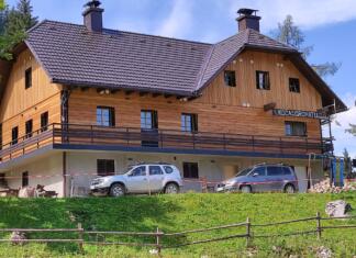 Se odpravljaš na Veliko Raduho? Ustavi se v koči v Grohotu! Koča v Grohatu