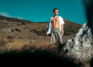 Jaka Hliš predstavlja svojo novo avtorsko pesem Jaka Hliš na snemanju svoje nove pesmi