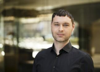 Kandidat za predsednika države Miha Kordiš: »Moderna politika se je oddaljila od ljudi, saj ne naslavlja njihovih težav in potreb« portret Mihe Kordiša