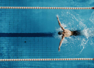 Rekreacija za vsak žep in okus Plavalec v bazenu