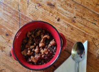 Pridite na Smrekovec na ajdove žgance in kislo mleko ajdovi žganci in kislo mleko