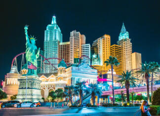 Potep po zahodu ZDA LAS VEGAS, USA - September 20, 2016: Colorful Downtown Las Vegas with world famous Strip and New York New York hotel and casino complex illuminated beautifully at night, Nevada, USA